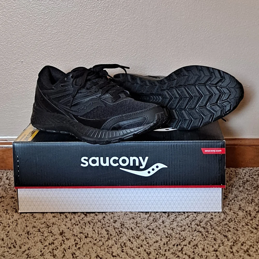 Saucony sleek black